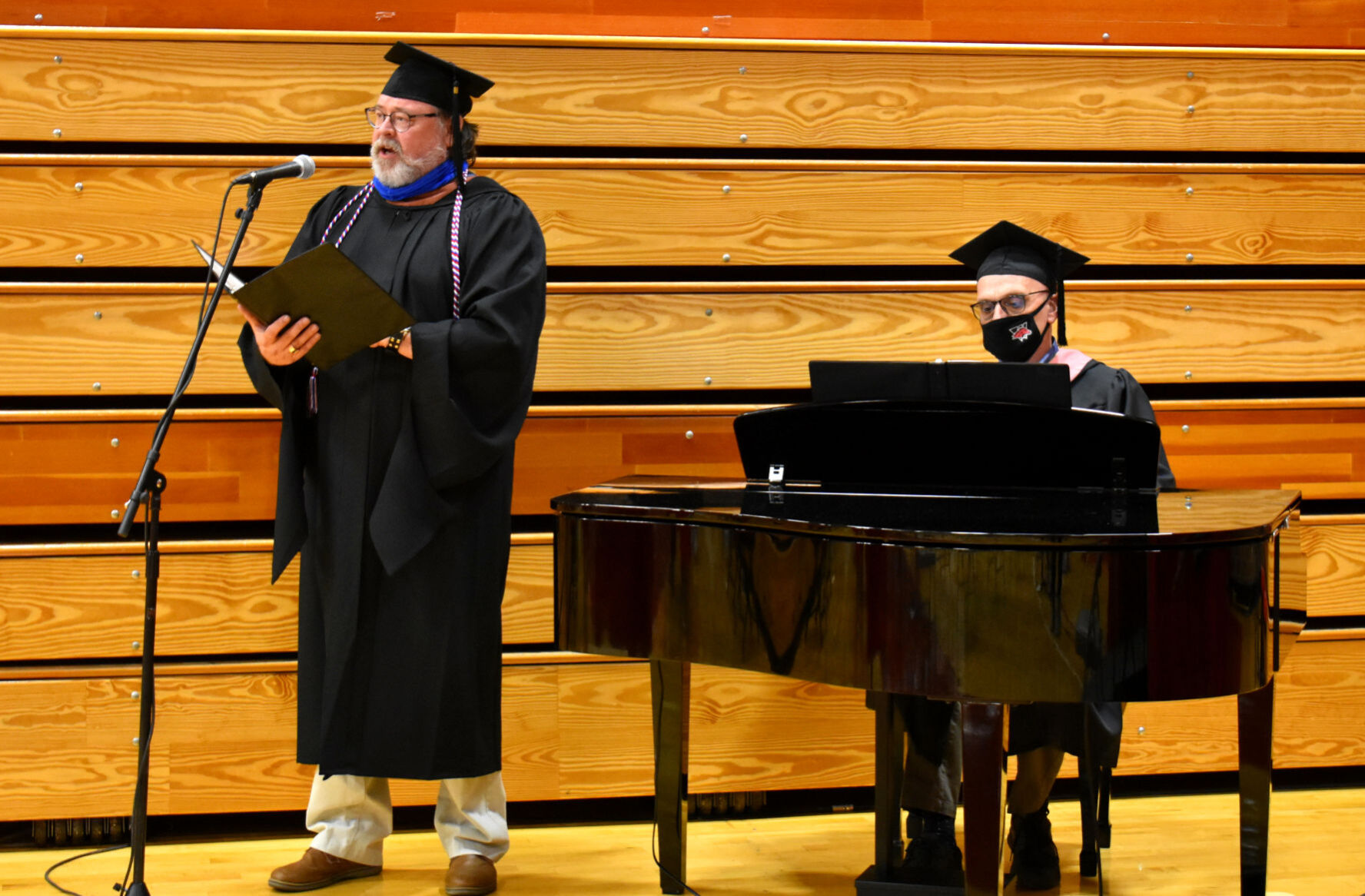 Western graduation 21 singing